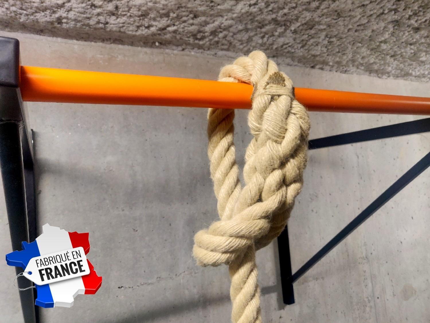 Epissure corde à grimper accrochée sur barre de traction solide - LEVEL addict Epissure corde à grimper accrochée sur barre de traction solide - LEVEL addict