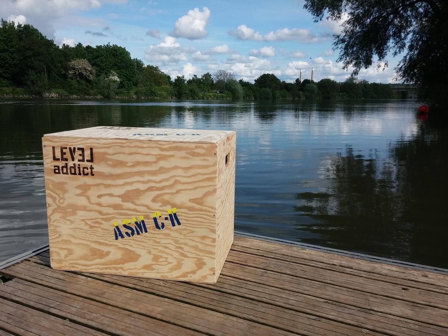 Personnalisation Plyobox au bord d'un lac - LEVEL addict