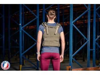 Femme portant gilet lesté vert Otan de dos - LEVEL addict