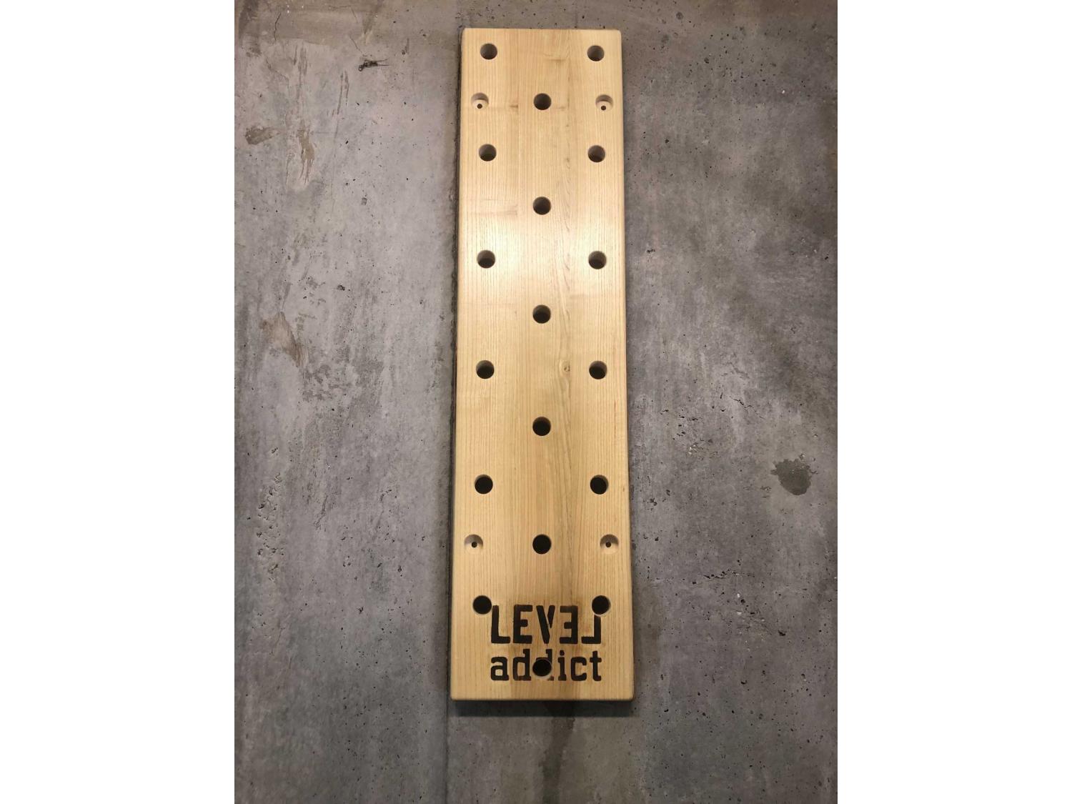 Peg Board en Frêne | Vue de face | 100% Made In France - LEVEL addict Peg Board en Frêne | Vue de face | 100% Made In France - LEVEL addict