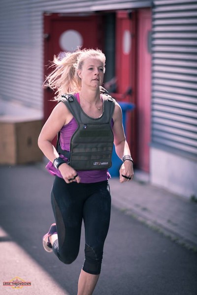 marcher avec un gilet lesté